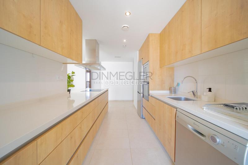 Foto 61971e40-f2ff-42ee-93d5-ea602f5fa0d7. Attico con parcheggio piscina in Villamartín-Las Filipinas Orihuela