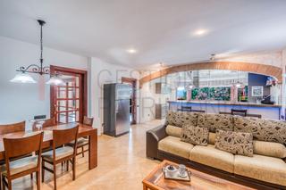 Casa a C-462 2. Masia realmente única y singular.