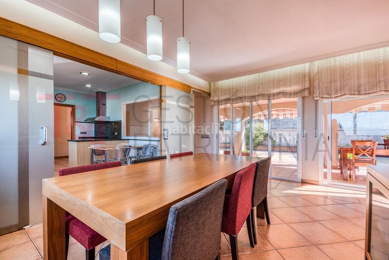 Foto ec37793a-cb09-430d-828c-dd05b98cdde1. Maison avec chauffage dans Sant Fost de Campsentelles