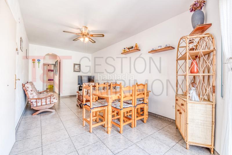 Foto 475d4543-39a6-4101-90d6-c323521c926f. Edifici a La Vila Llançà