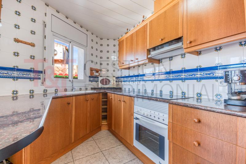 Foto 76fc4c9a-3e96-494b-9d5c-548f92243442. Edifici a La Vila Llançà