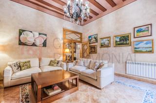 Maison dans Rial de sa clavella 47. Casa seorial en el corazn de arenys de mar