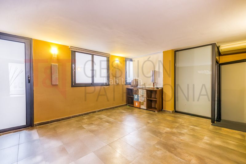 Foto 1f00bb01-92a4-4841-bc1c-e5a48376e24a. Local comercial a carrer de sant ignasi 12 a Centre Santa Coloma de Gramenet
