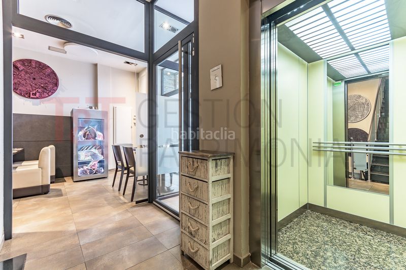 Foto beaf7db1-a9e6-45e9-8598-ddb22eac2865. Local comercial a carrer de sant ignasi 12 a Centre Santa Coloma de Gramenet