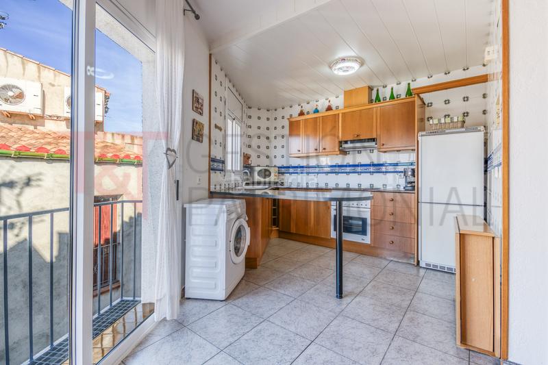 Foto 54159d64-d9ab-4858-ab81-8b009e075ee5. Casa  con dos pisos independientes en La Vila. en Llançà