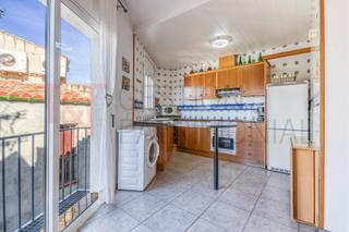 Maison dans La Vila. Casa con dos pisos independientes en la vila.