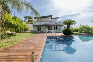 Casa a Carrer sant pancras 6. Exclusiva casa de lujo en bellaterra con piscina, jardn y vista