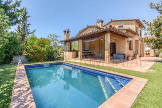 Maison à Caldes de Malavella. Casa a 4 vientos con piscina, excelente conexión.