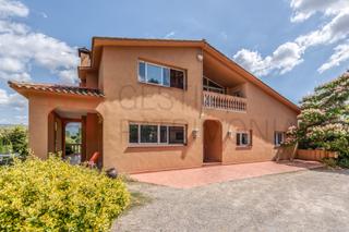 Maison à Lliçà d´Amunt. Exclusiva casa con piscina, bodega, gran terreno