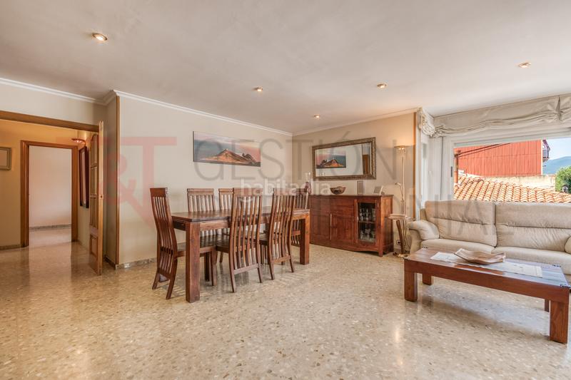 Foto f32ed8df-fc85-4ff3-8344-d421625508c2. Appartamento in carrer bellsolar 91 in Cardedeu