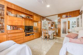 Pis a Carrer roger de llúria 4. Piso en venta de 3 habitaciones en el corazón de llancà