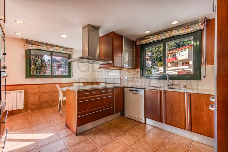 Foto 12acc3f9-5eb7-4bdd-814d-25ae9d763425. Casa con riscaldamento parcheggio piscina in Roca Grossa Lloret de Mar