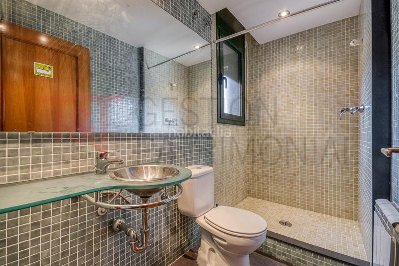 Foto 3d11689f-50da-42b3-adc5-ee94083bd585. Casa con riscaldamento parcheggio piscina in Roca Grossa Lloret de Mar