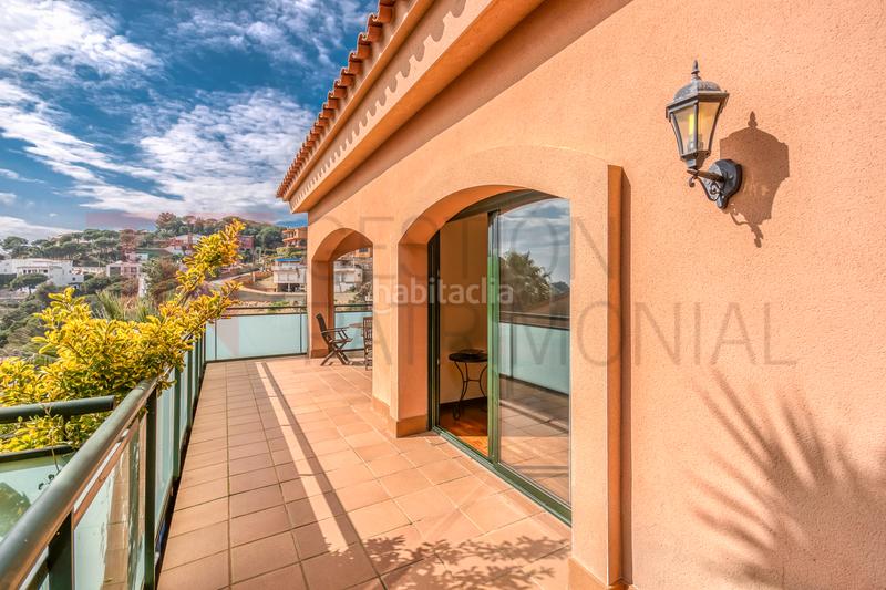 Foto 5f77cc4b-1183-47a7-b2c7-d3bf9cab4dde. Casa con riscaldamento parcheggio piscina in Roca Grossa Lloret de Mar