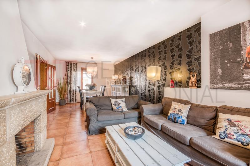 Foto 4903e9d3-8e60-40ad-b1f3-5de8afa626b0. Casa adossada a carrer sant jordi 20 a Borges Blanques (Les)