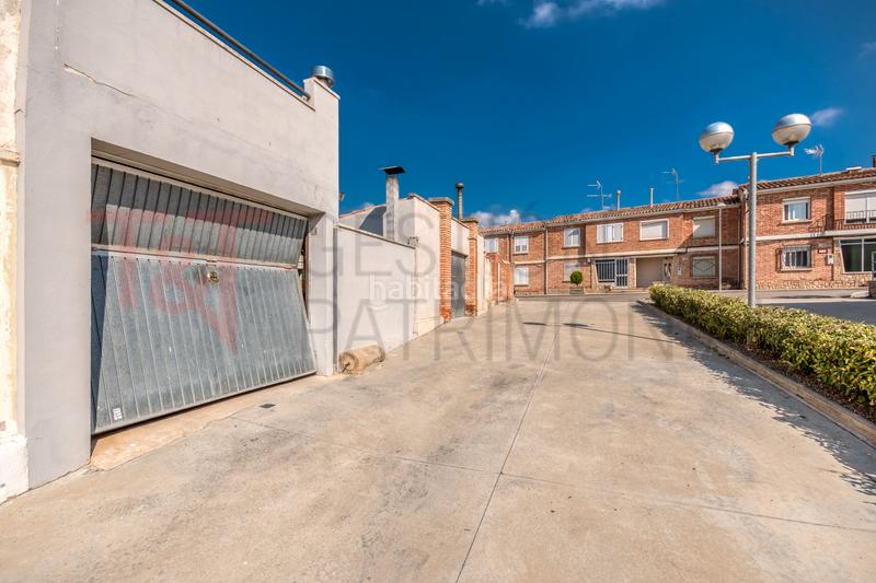 Foto 4a224c3a-6320-4ac7-910c-8a7842d6b239. Casa adossada a carrer sant jordi 20 a Borges Blanques (Les)