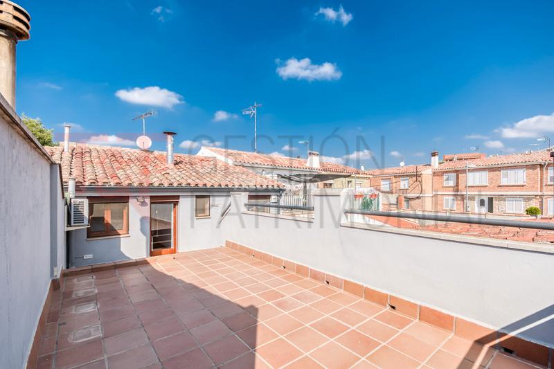 Foto 8484a39f-173c-44a6-bcce-1a18562a38a8. Casa adossada a carrer sant jordi 20 a Borges Blanques (Les)