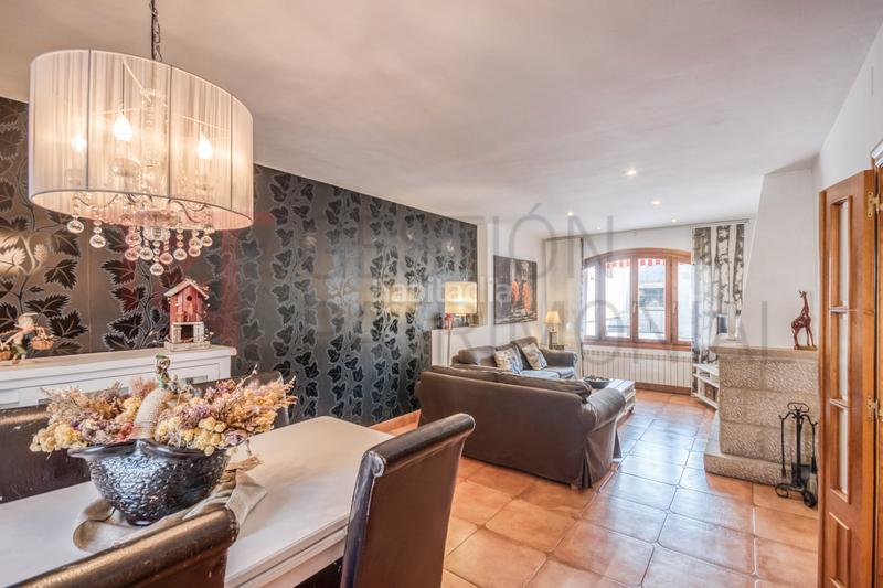 Foto a0ceaa4e-8de9-4888-8fcf-9cd596cc467c. Casa adossada a carrer sant jordi 20 a Borges Blanques (Les)