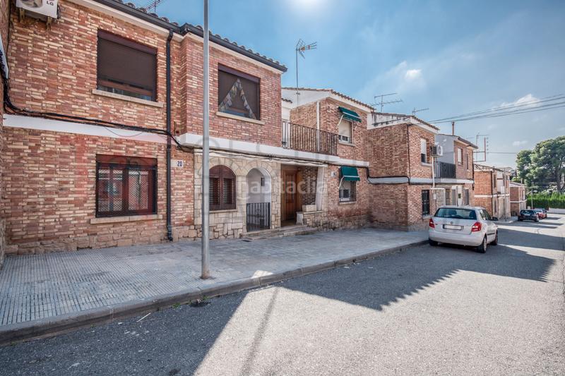 Foto ef228c9a-da75-4ca5-906b-592aef9a430e. Casa adossada a carrer sant jordi 20 a Borges Blanques (Les)