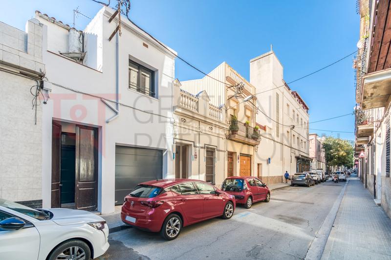 Foto 2319c552-9dad-463b-90b1-6b3e588692ee. Casa a carrer de la indústria 31 a Calella