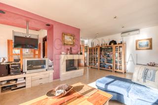 Casa  Carrer d'olof palme 23. 4 habitaciones en la planta baja