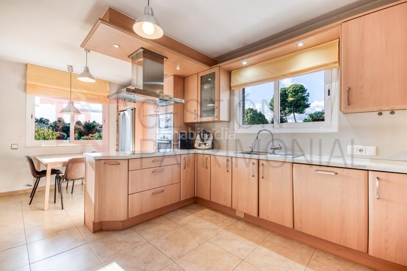 Foto ab416114-bbd1-4993-92fa-3afe15706357. Haus in carrer d'olof palme 23 in Castellarnau Sabadell