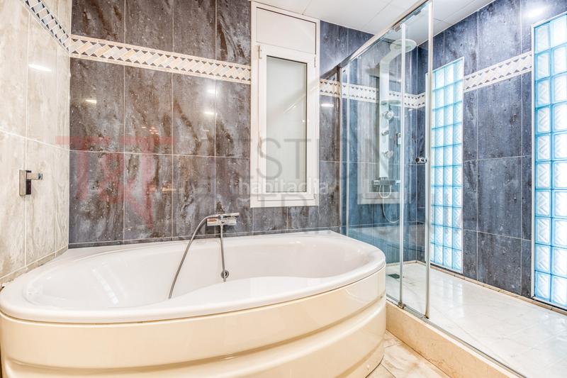 Foto b4c9b4a1-7ab2-4c02-a70d-582939772999. Haus in carrer d'olof palme 23 in Castellarnau Sabadell