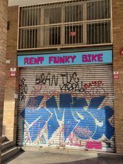 Local Comercial en Carrer de casp 163. Local comercial con altillo