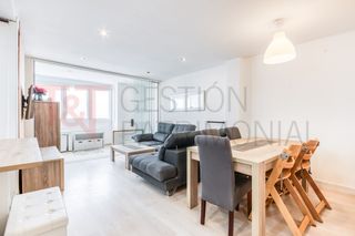 Appartamento in Carrer del bon retir 11. Amplio y luminoso, 4 hab., centro