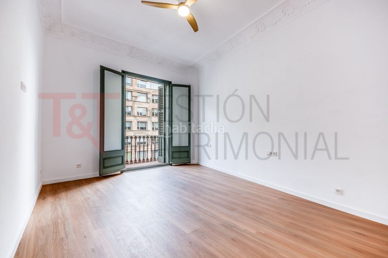 Piso en rambla de catalunya 5 amplio, 3 hab, luminoso, reformado en Barcelona - Imagen 19