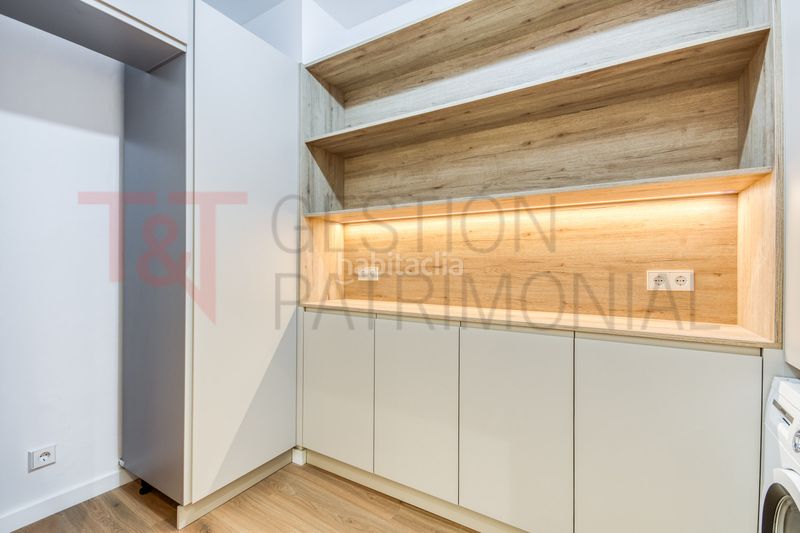 Piso en rambla de catalunya 5 amplio, 3 hab, luminoso, reformado en Barcelona - Imagen 24