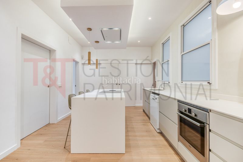 Piso en rambla de catalunya 5 amplio, 3 hab, luminoso, reformado en Barcelona - Imagen 6