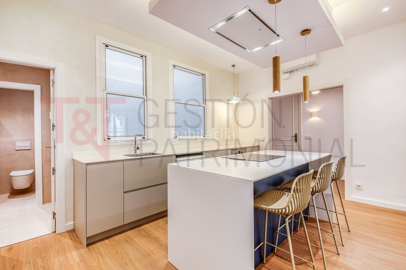 Piso en rambla de catalunya 5 amplio, 3 hab, luminoso, reformado en Barcelona - Imagen 10