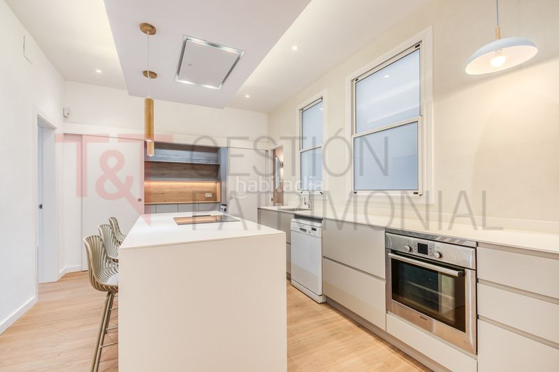 Piso en rambla de catalunya 5 amplio, 3 hab, luminoso, reformado en Barcelona - Imagen 8