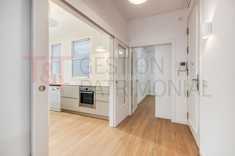 Piso en rambla de catalunya 5 amplio, 3 hab, luminoso, reformado en Barcelona - Imagen 12