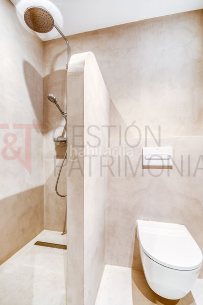 Piso en rambla de catalunya 5 amplio, 3 hab, luminoso, reformado en Barcelona - Imagen 14