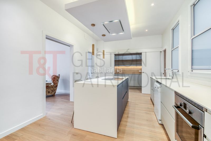 Piso en rambla de catalunya 5 amplio, 3 hab, luminoso, reformado en Barcelona - Imagen 7