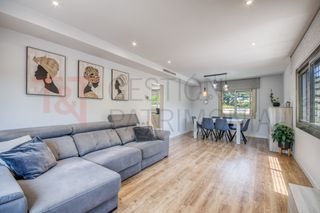 Haus in Carrer de la costa 9. Vivienda única con 5 habitaciones, zona exterior y múltiples esp
