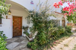 Casa  Carrer claudio coello 7. Familiar con jardín, piscina y múltiples rincones para disfrutar