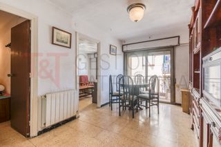 Pis a Carrer de bernat bransi 59. Piso con luz, espacio y muchas posibilidades en el carmel