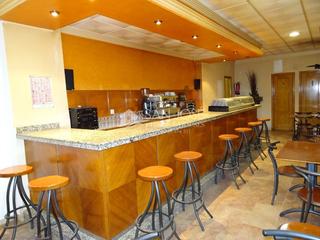 Lloguer Local Comercial a San Juan. Alquiler de barcafetería en aspe en muy buena zona precio inmejo