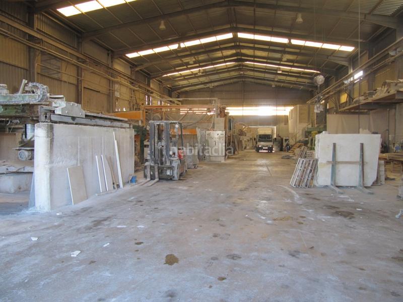 Foto 86fd8f72-5dd3-4abb-8eaf-a97c6c4f27c4. Fabrikhalle in Romana (la)