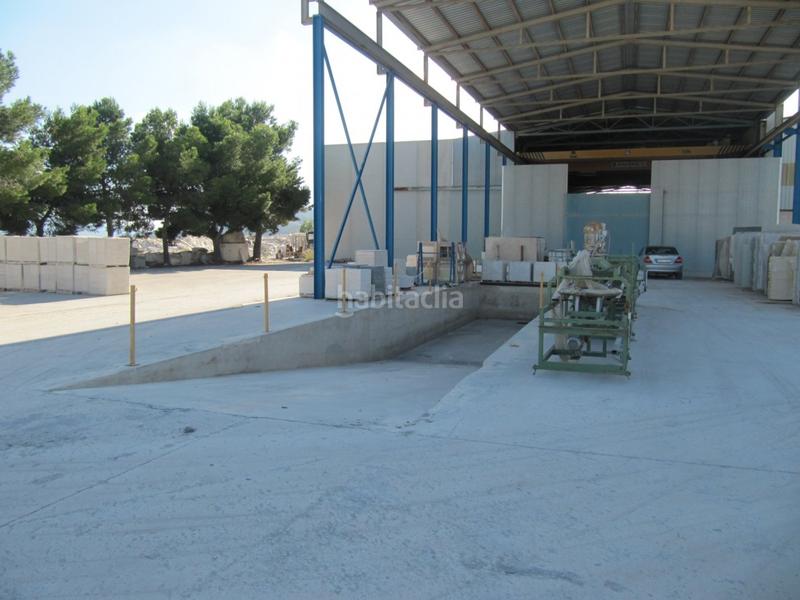 Foto a96f1b5f-fd84-494c-80bb-50f19e396a1a. Fabrikhalle in Romana (la)