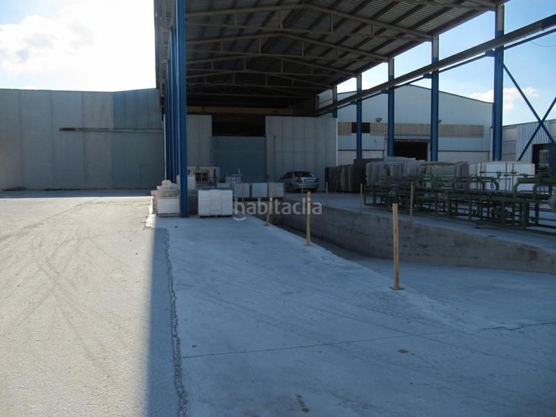 Foto b91c2e6e-2b7b-4ca4-bf6d-4b26d3724fe2. Fabrikhalle in Romana (la)