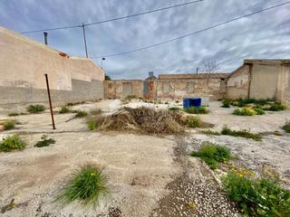 Terreny residencial a Novelda. Venta de parcela en novelda en el barrio de la estación de grand