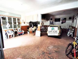 Local commercial à Novelda. Se vende local comercial en novelda en zona las horcas.