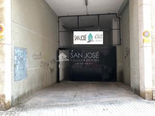Aparcament cotxe a Crevillente. Venta de plaza de aparcamiento, coche y 8 motos