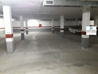 Aparcament cotxe a El Castillo. Se vende plaza de garaje con trastero en aspe