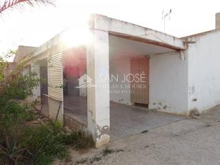 Casa a San Juan. Venta de casa de campo en camino de hondón en aspe con almacén d