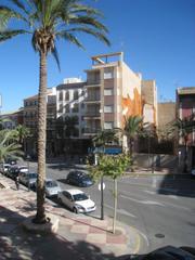 Planta baixa a San Juan. Entresuelo  diafano para hacer  viviendas en el puro centro de a
